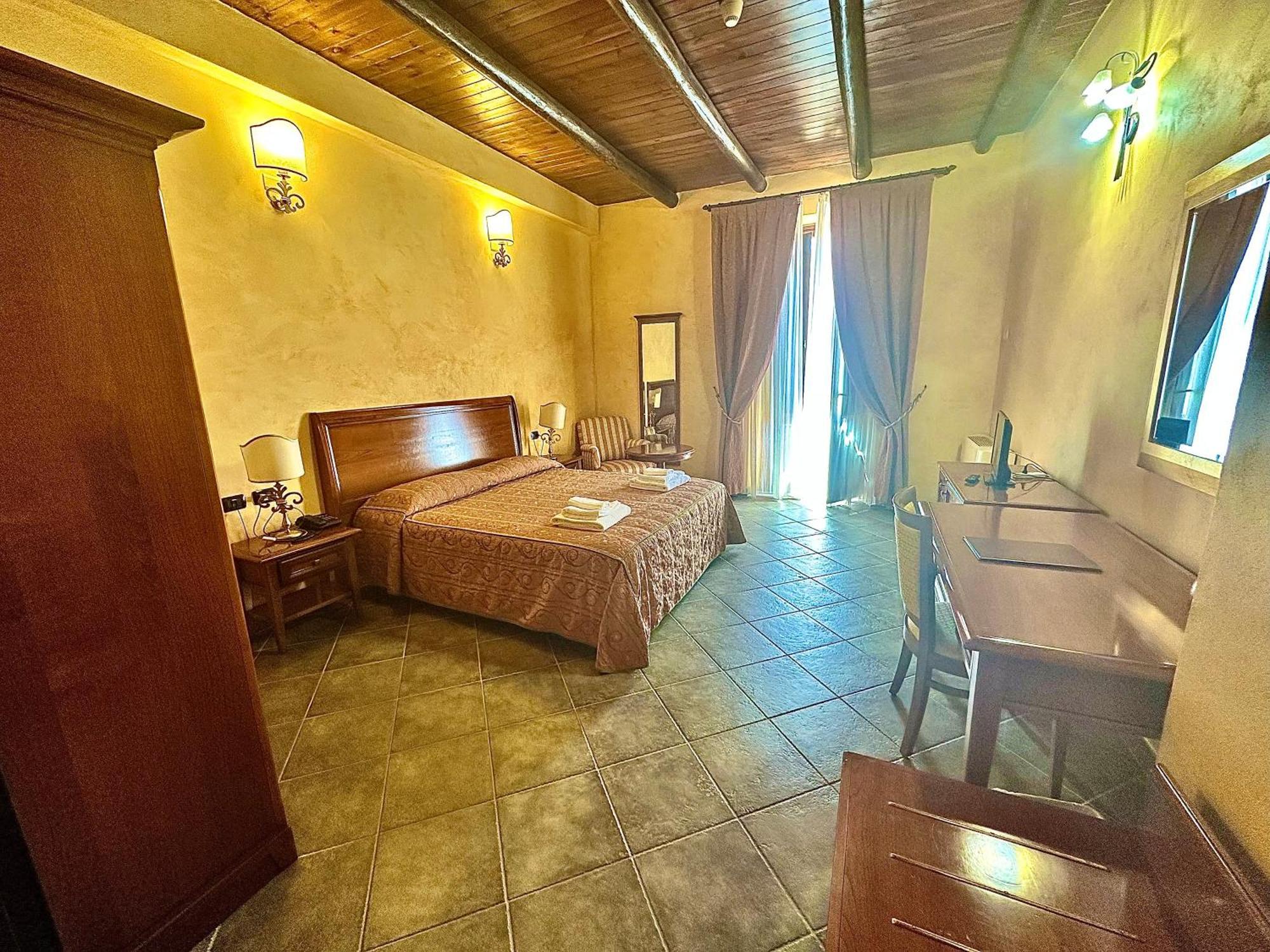 Palazzo Marzano Hotel บรีอาติโก ภายนอก รูปภาพ